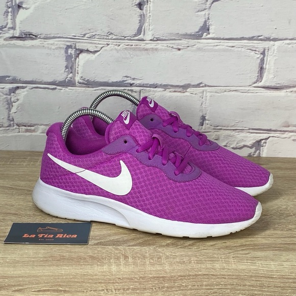 mauve nike tanjun